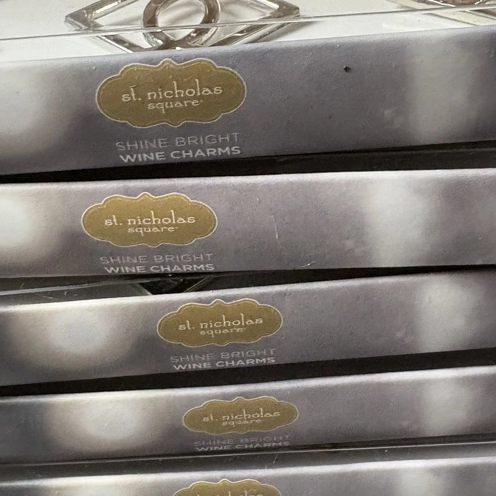 St Nicholas Square Wine Charms Lot Of 13 Sets Shine Bright‎ Gold Silver New